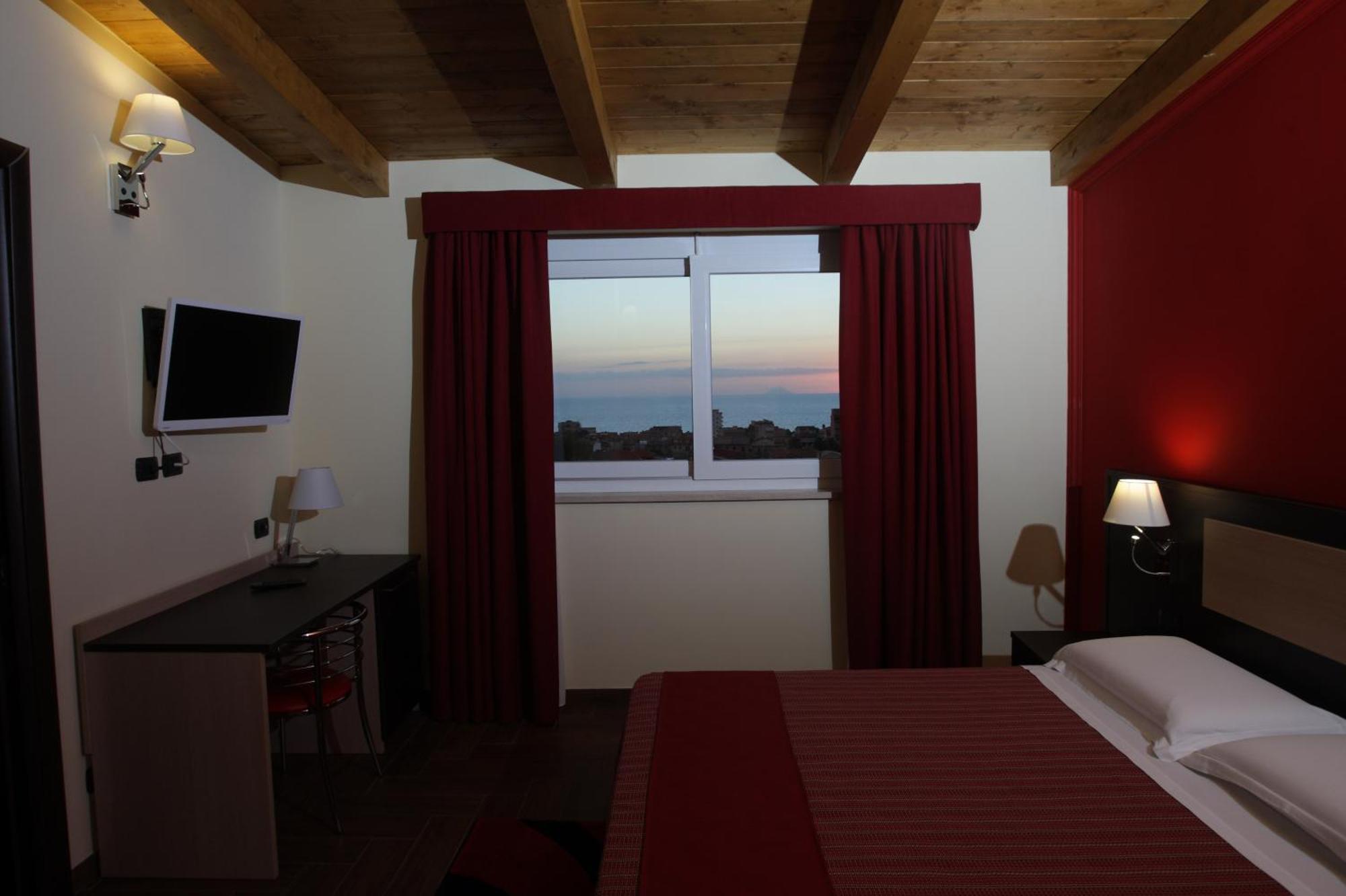 Hotel Paradiso Falerna Esterno foto